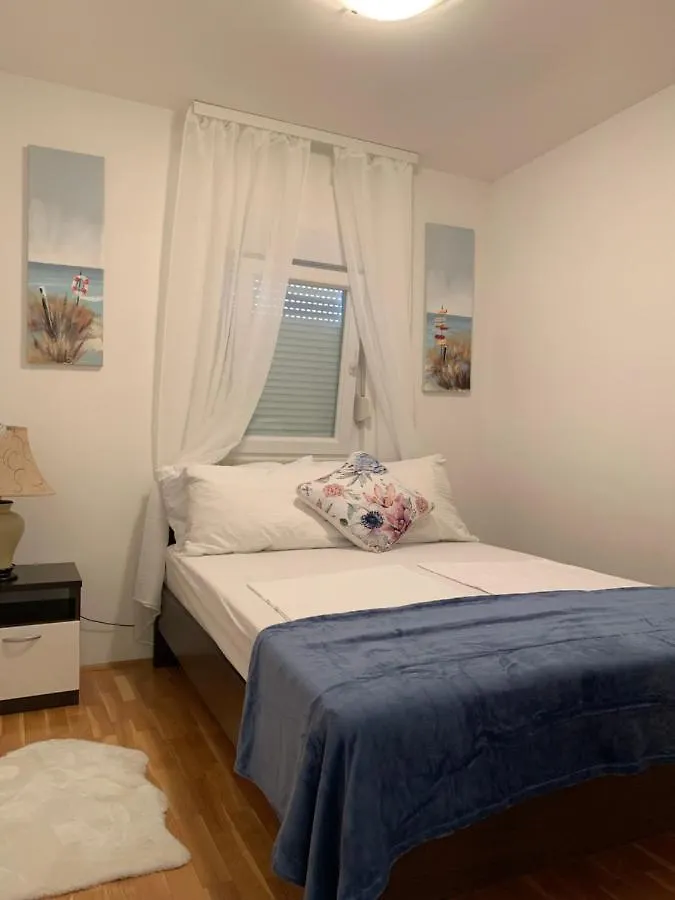 Apartments Villa Plaza Trogir 0*,