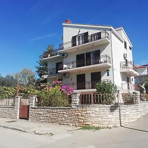 https://danyja-apartments.hotelinzadar.com